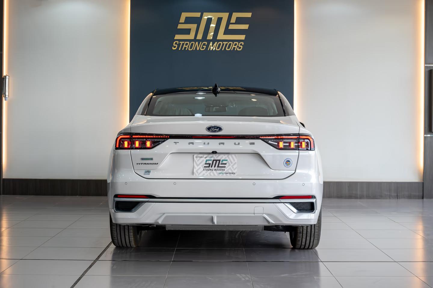 Ford Taurus Titanium White