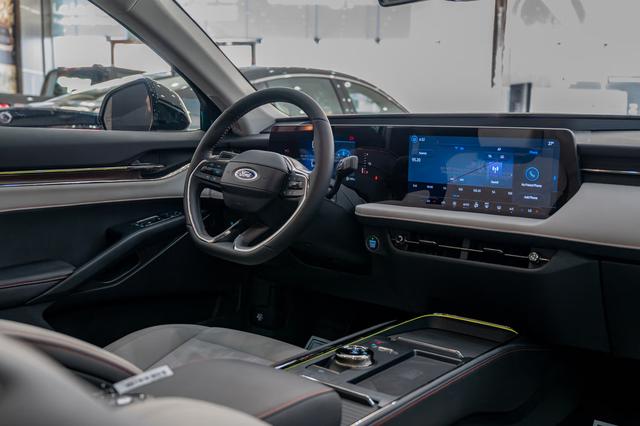 Ford Taurus Titanium Black