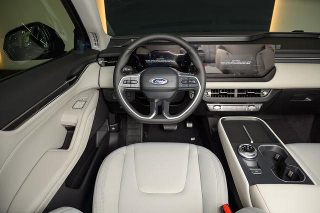 فورد تورس امبيانتي الشكل الجديد