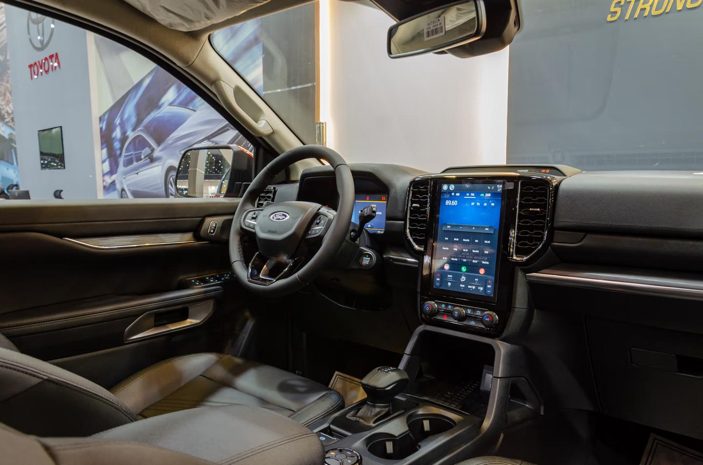 Ford Everest Standard XLS