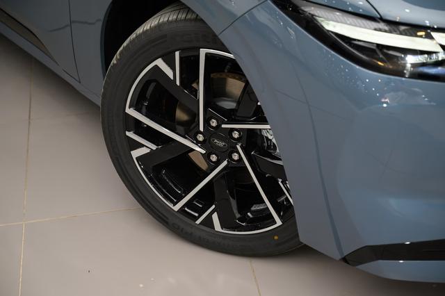 فورد تورس تيتانيوم الشكل الجديد