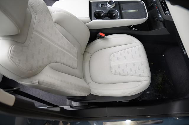 فورد تورس تيتانيوم الشكل الجديد