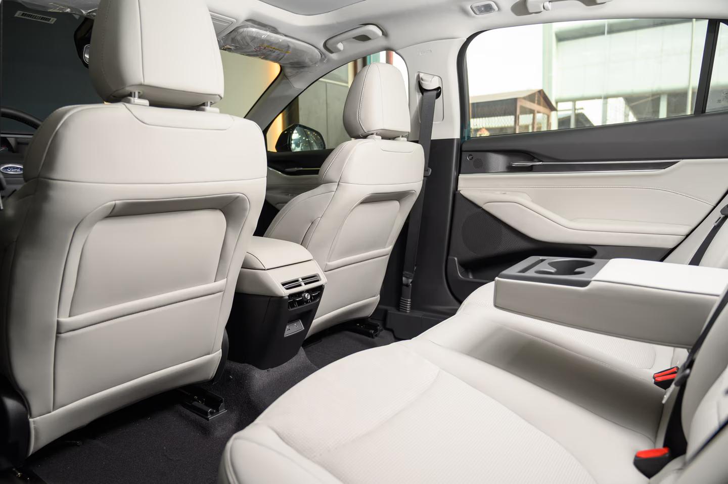 فورد تورس تيتانيوم الشكل الجديد