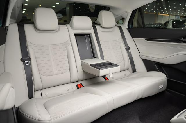 فورد تورس تيتانيوم الشكل الجديد